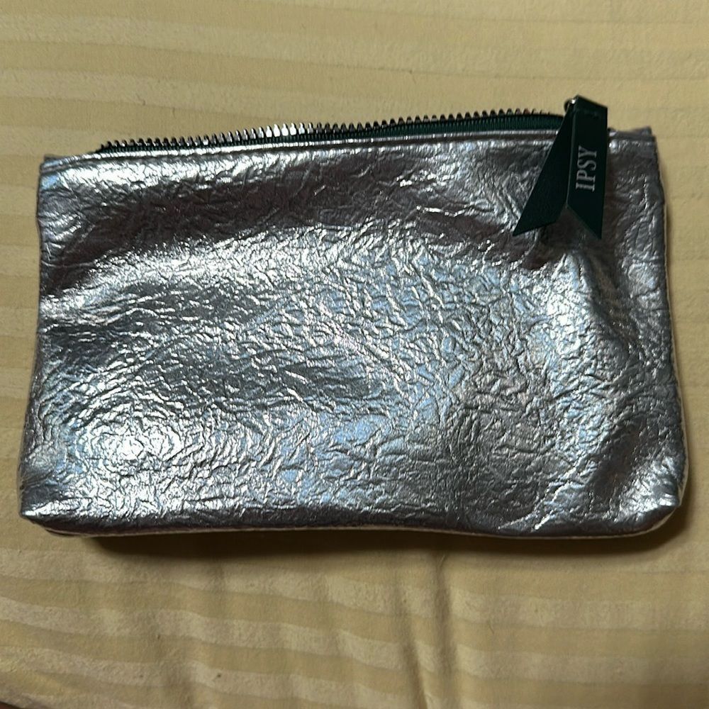 IPSY travel or cosmetic bag, tassle zipper pull NWOT